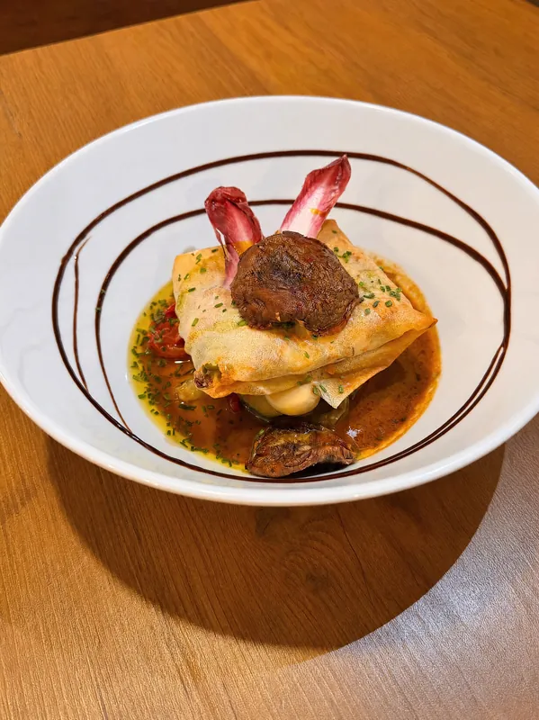 Millefeuille de saison servi en cassolette