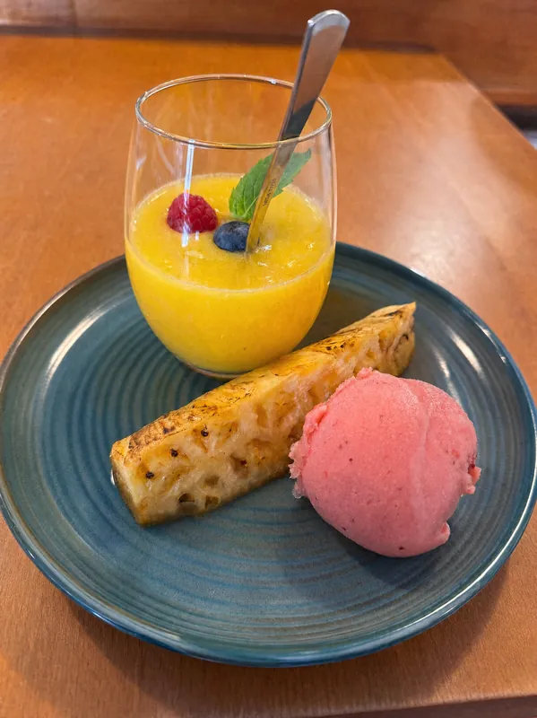 Dessert du jour : verrine, tuile et sorbet
