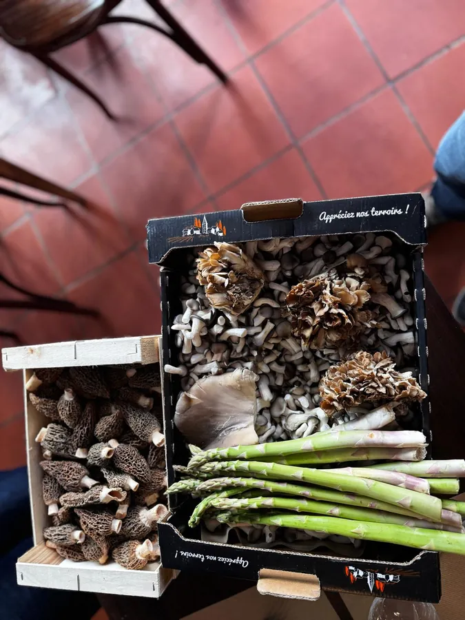 Cagette de champignons et asperges vertes